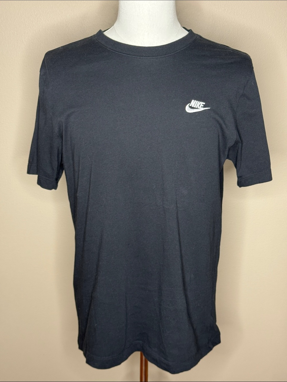 Nike The Nike Tee mens black short sleeve t-shirt size M 100% cotton.